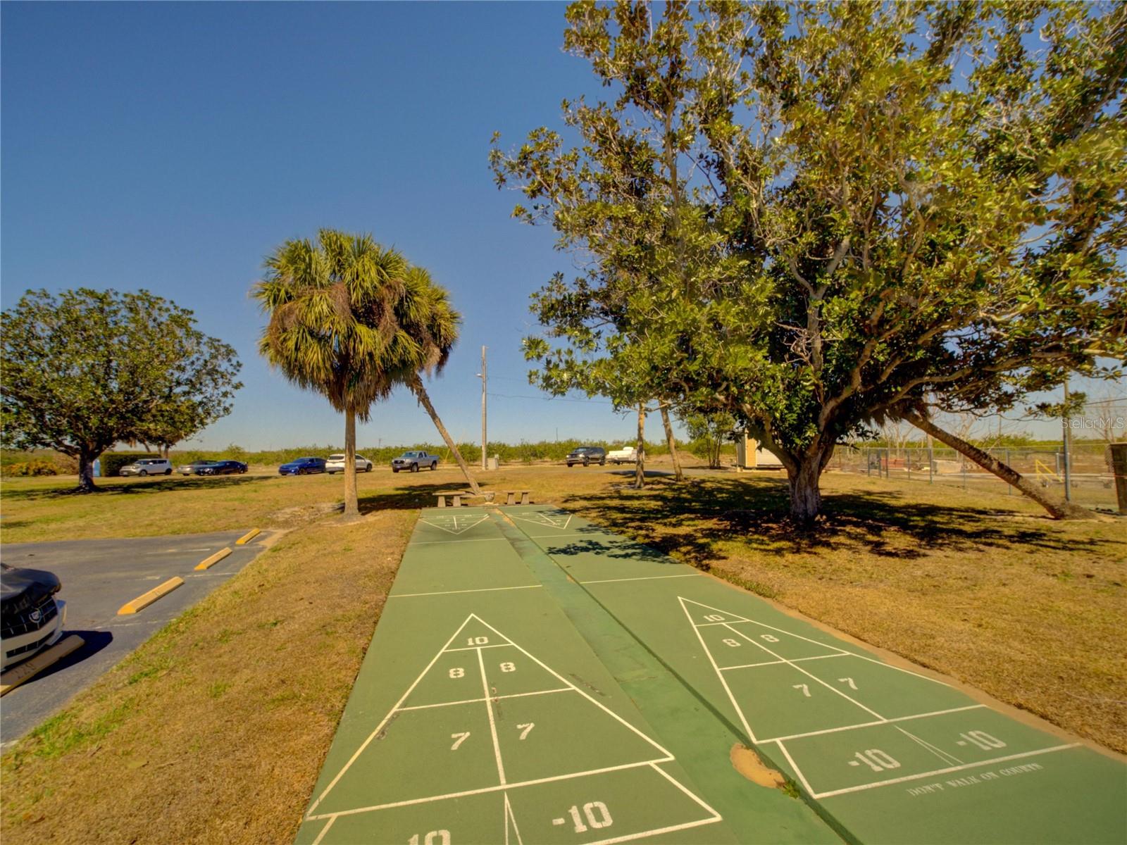 LA CASA CONDO - Residential