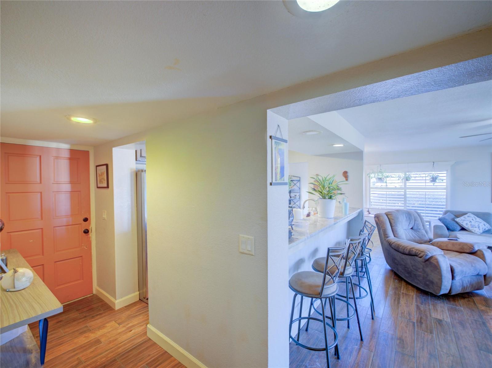 LA CASA CONDO - Residential