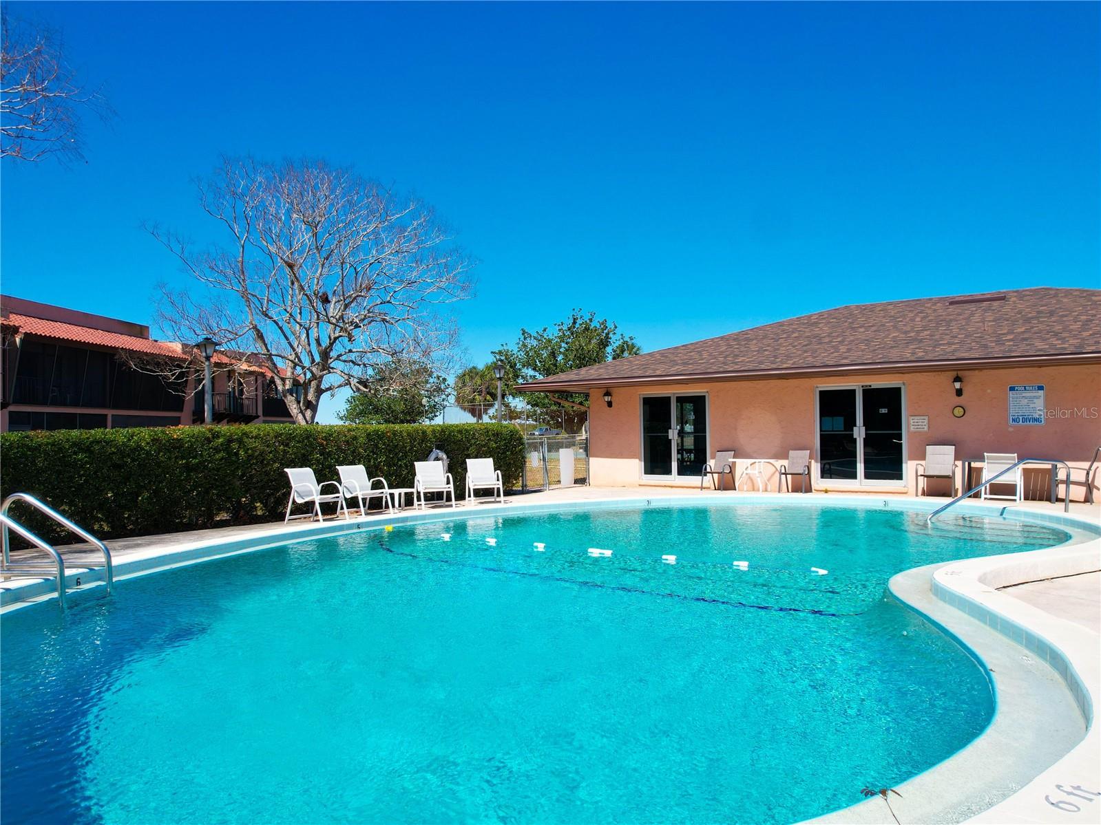 LA CASA CONDO - Residential