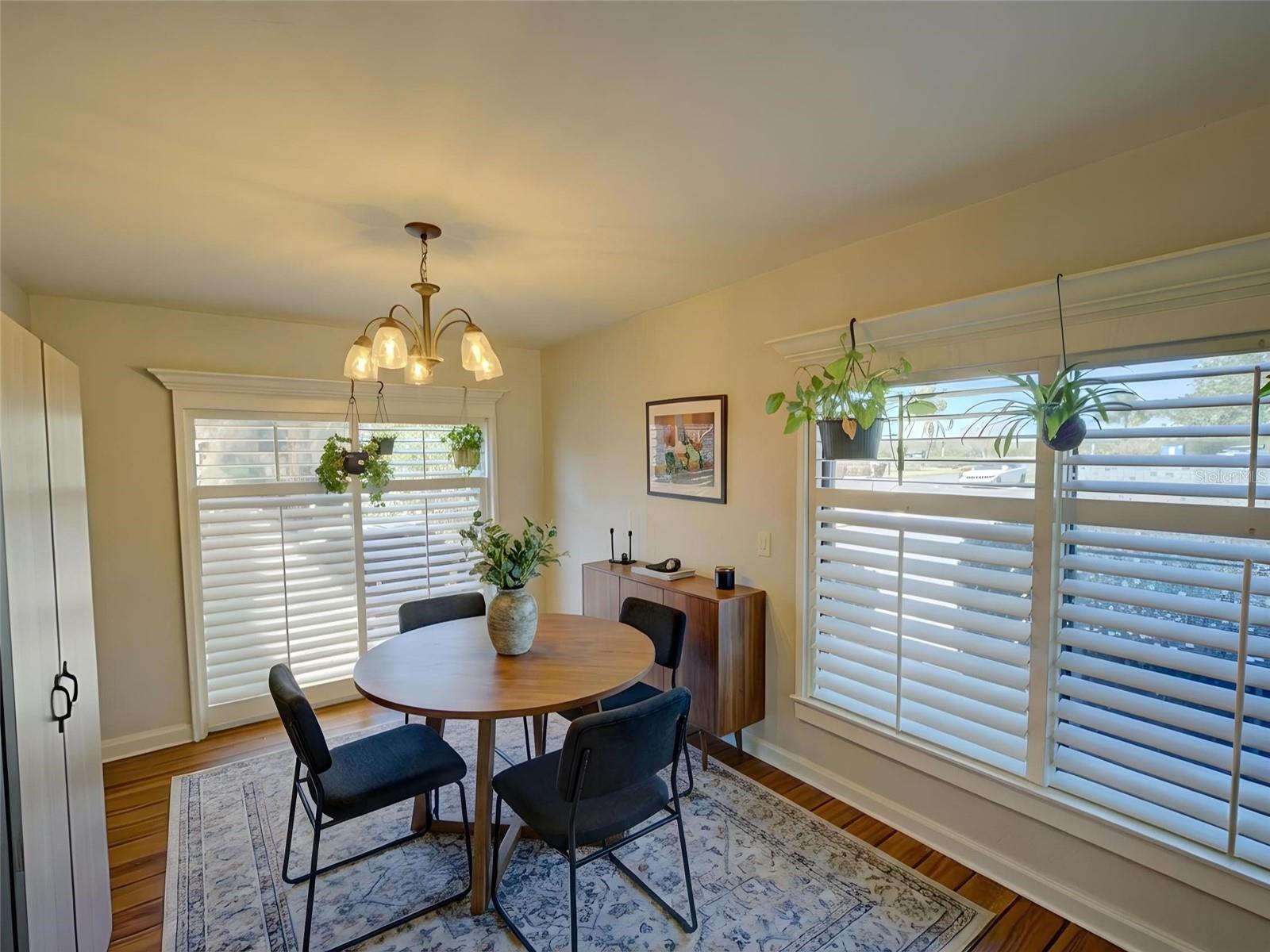 LA CASA CONDO - Residential