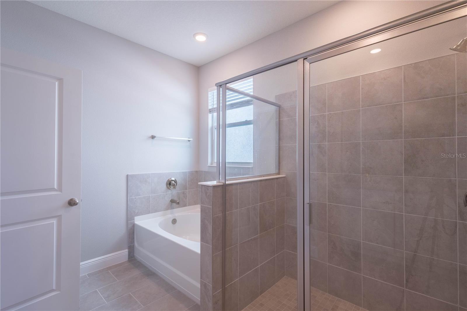 MANGROVE MANOR PH 2 - Residential