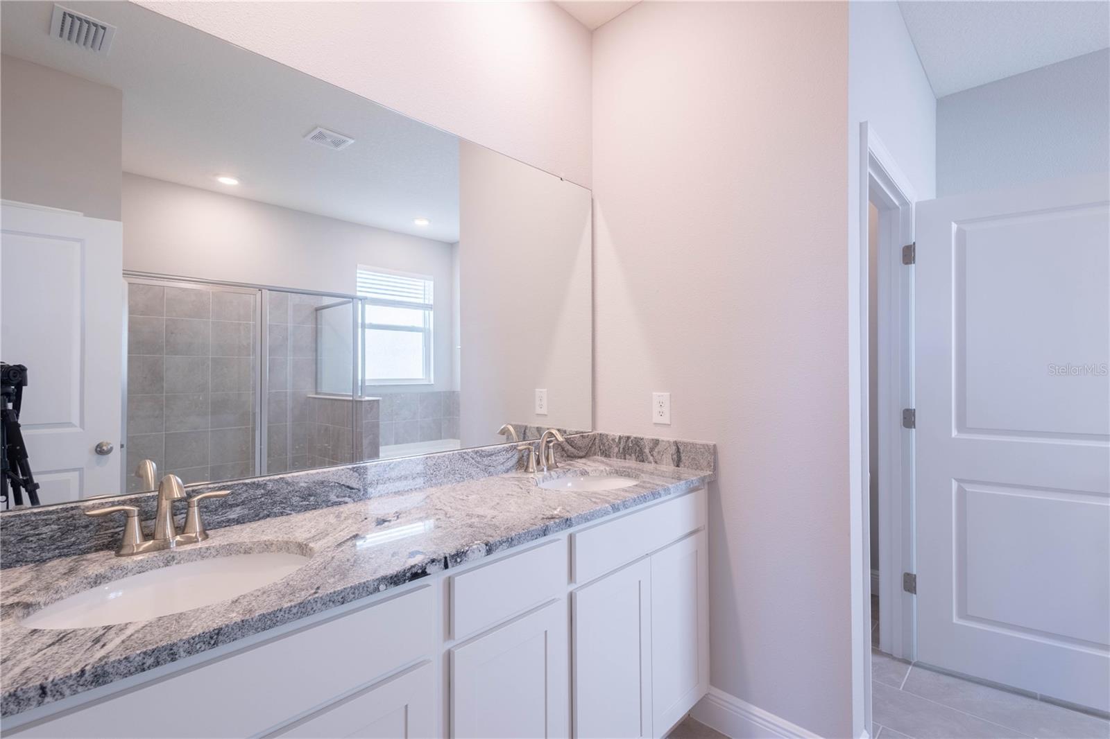 MANGROVE MANOR PH 2 - Residential