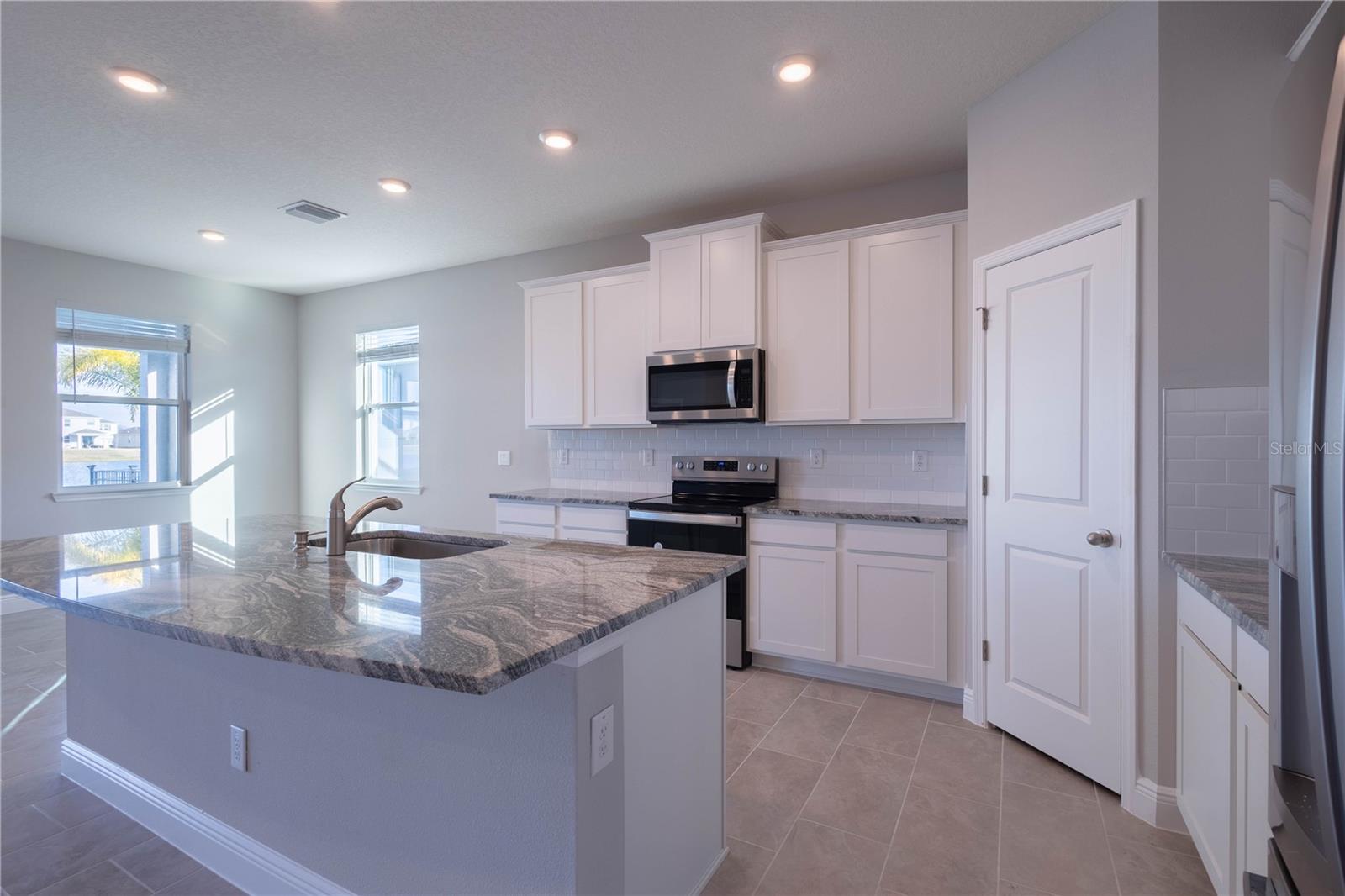 MANGROVE MANOR PH 2 - Residential