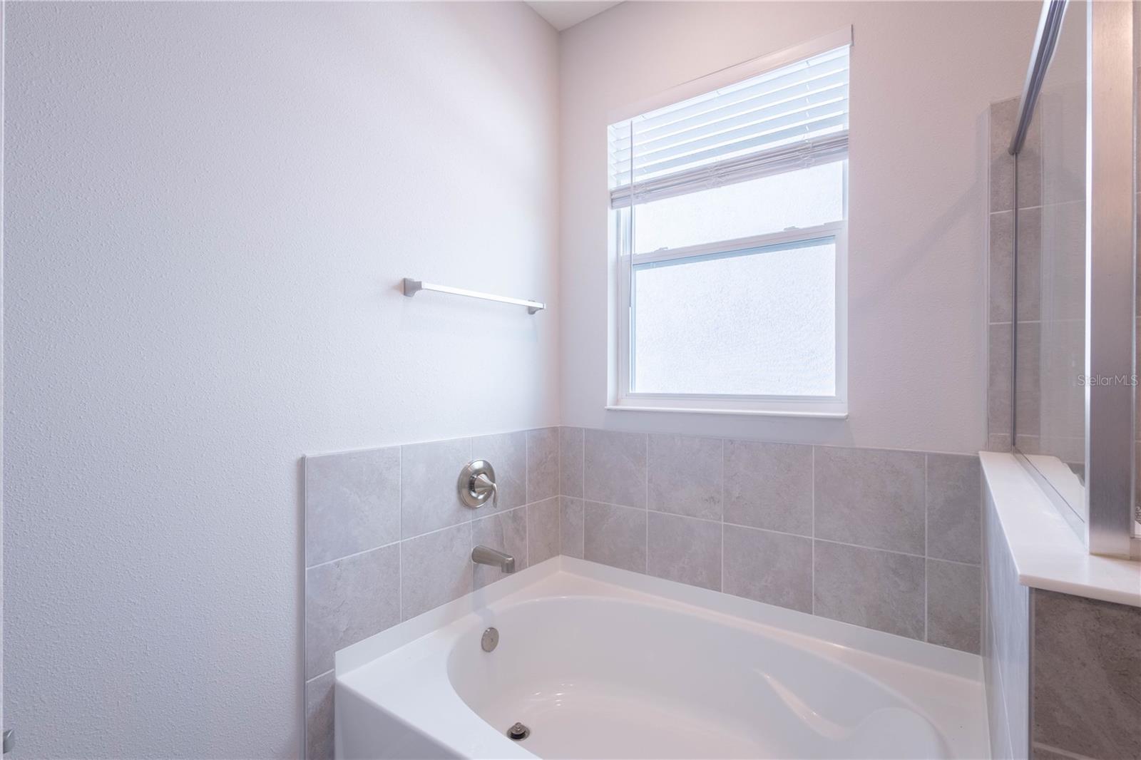 MANGROVE MANOR PH 2 - Residential