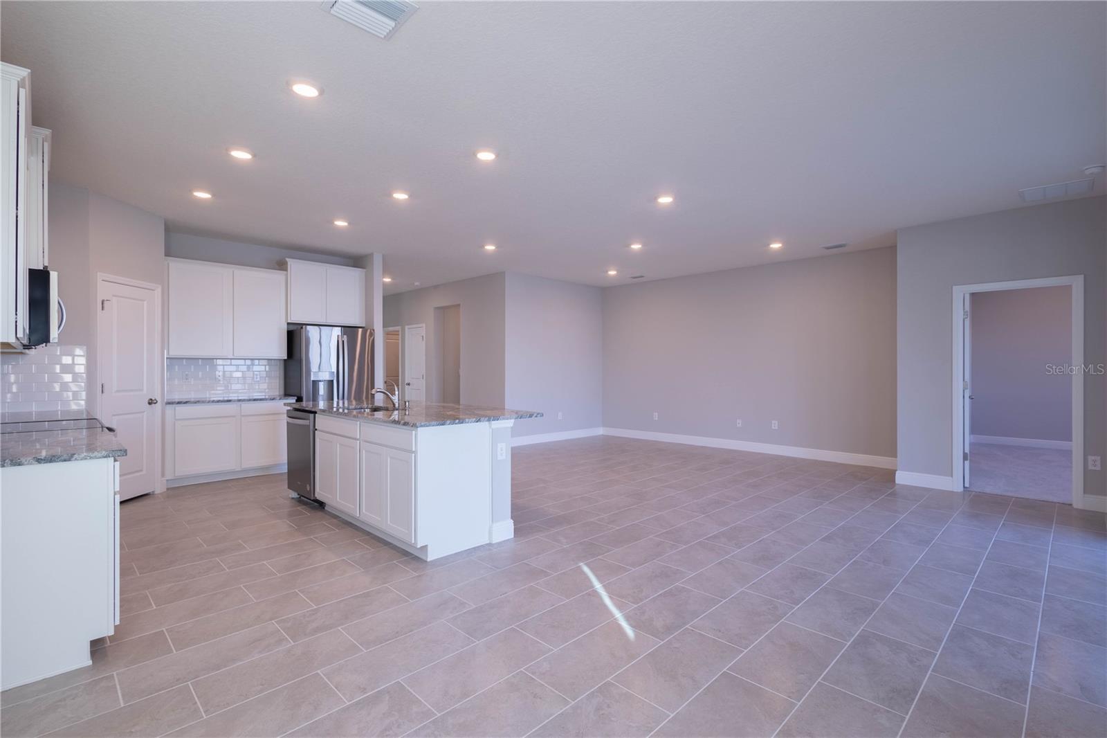 MANGROVE MANOR PH 2 - Residential