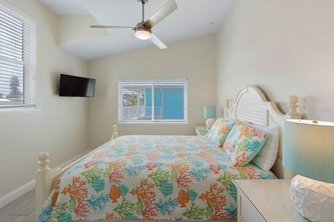 Single Family Residence in HOLMES BEACH FL 112 79TH STREET 36.jpg