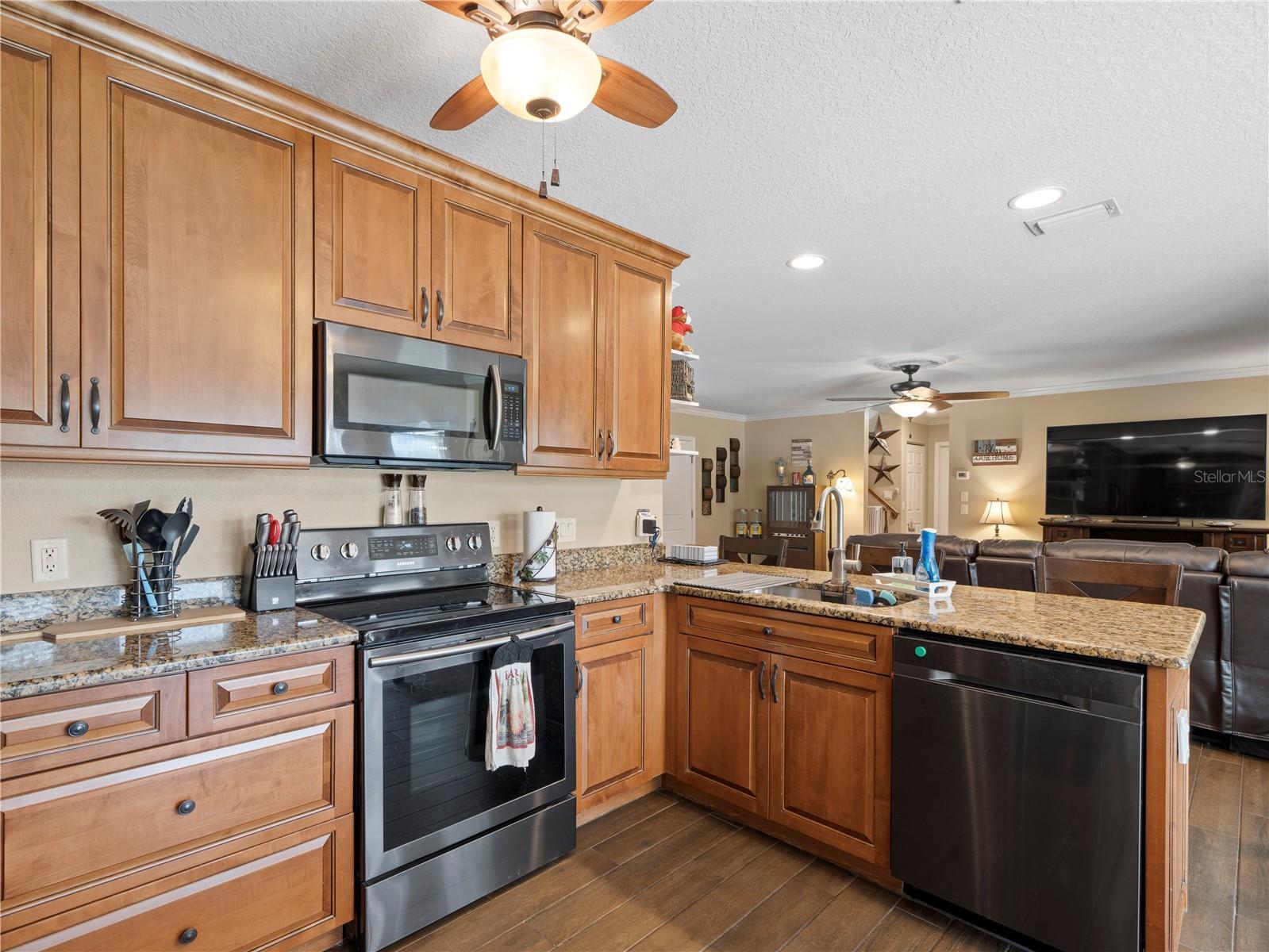 THE HIGHLANDS - Residential