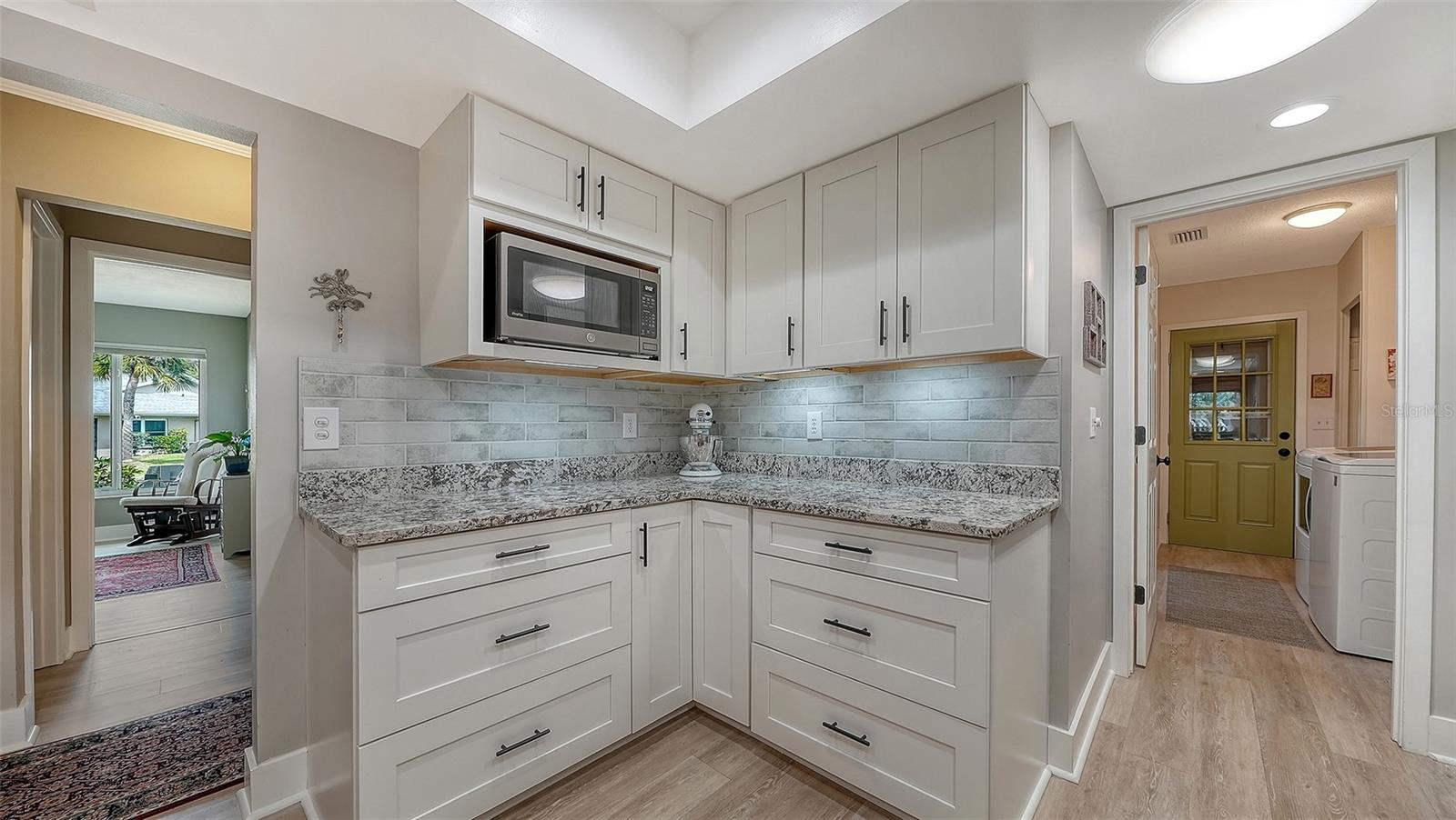 CENTER GATE VILLAGE 6 - Residential