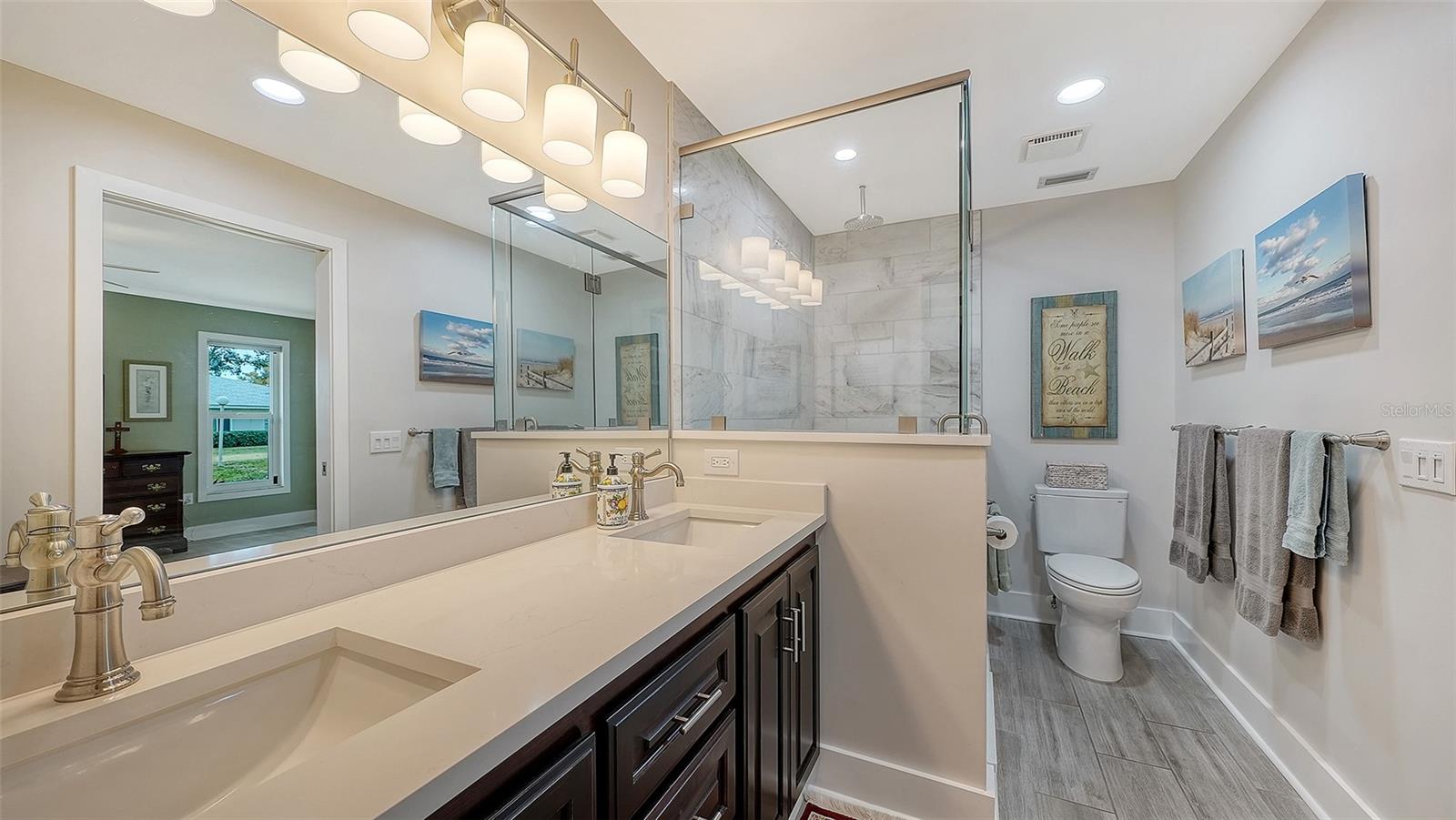 CENTER GATE VILLAGE 6 - Residential