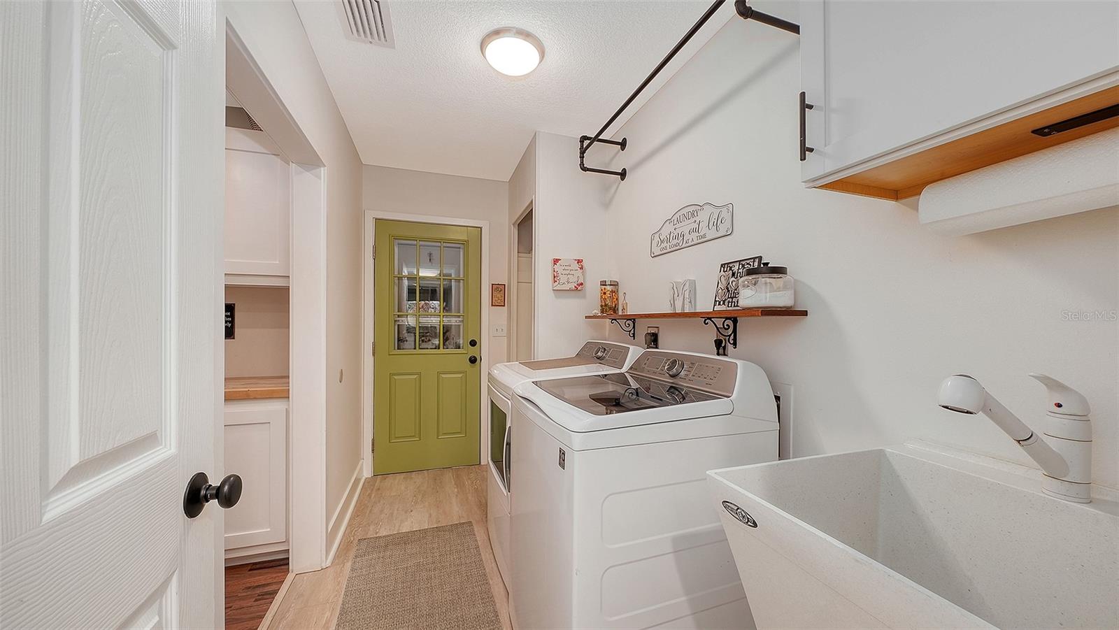 CENTER GATE VILLAGE 6 - Residential