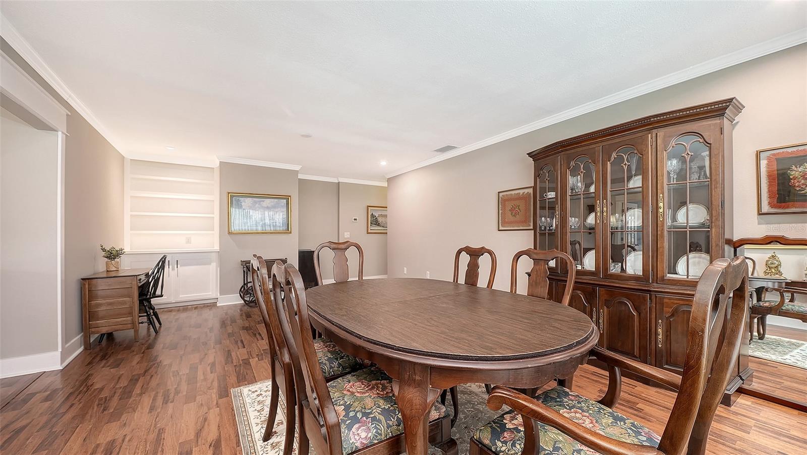 CENTER GATE VILLAGE 6 - Residential