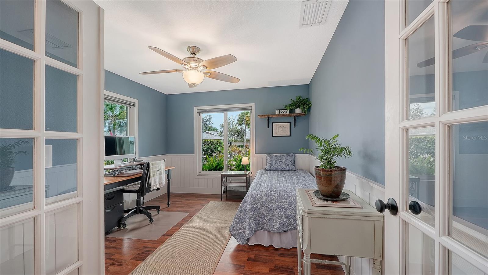 CENTER GATE VILLAGE 6 - Residential