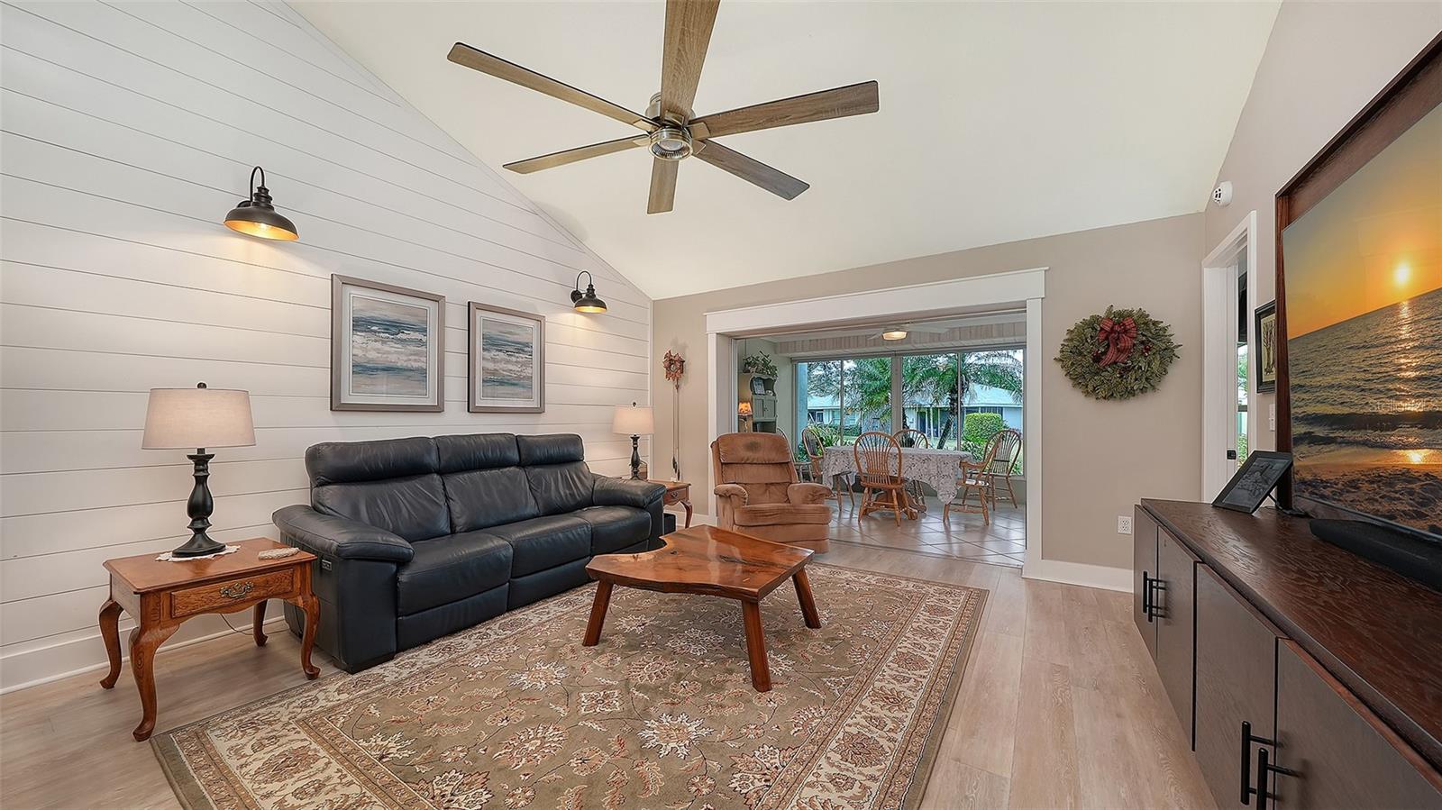 CENTER GATE VILLAGE 6 - Residential