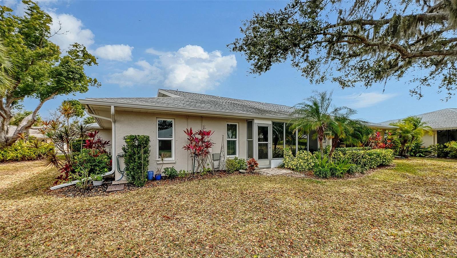 CENTER GATE VILLAGE 6 - Residential