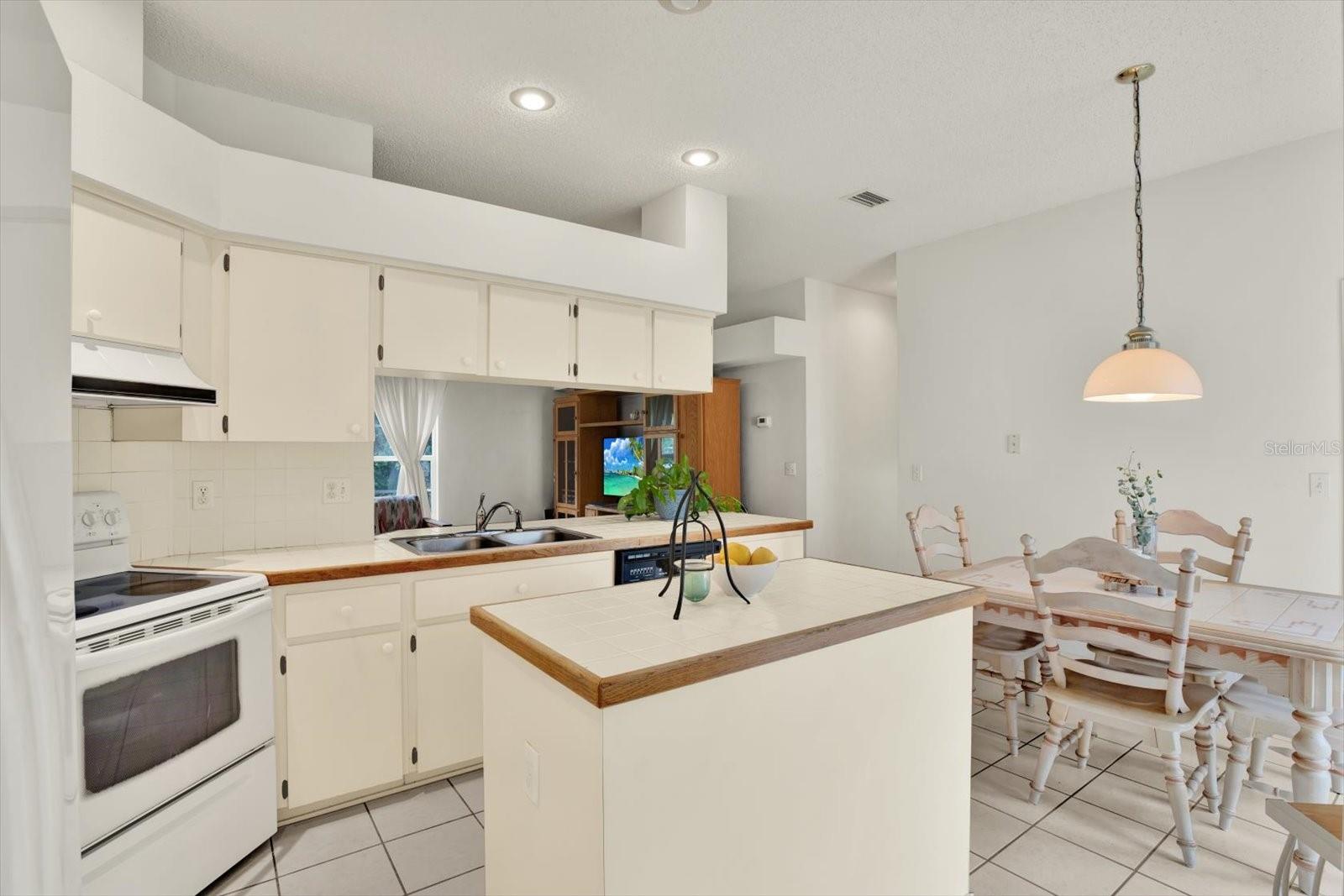 BRIDLEWOOD AT TARPON WOODS PH II - Residential