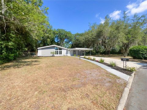 A home in LAKELAND