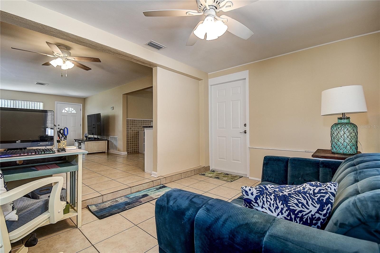 LARGO LAKE VILLAS - Residential