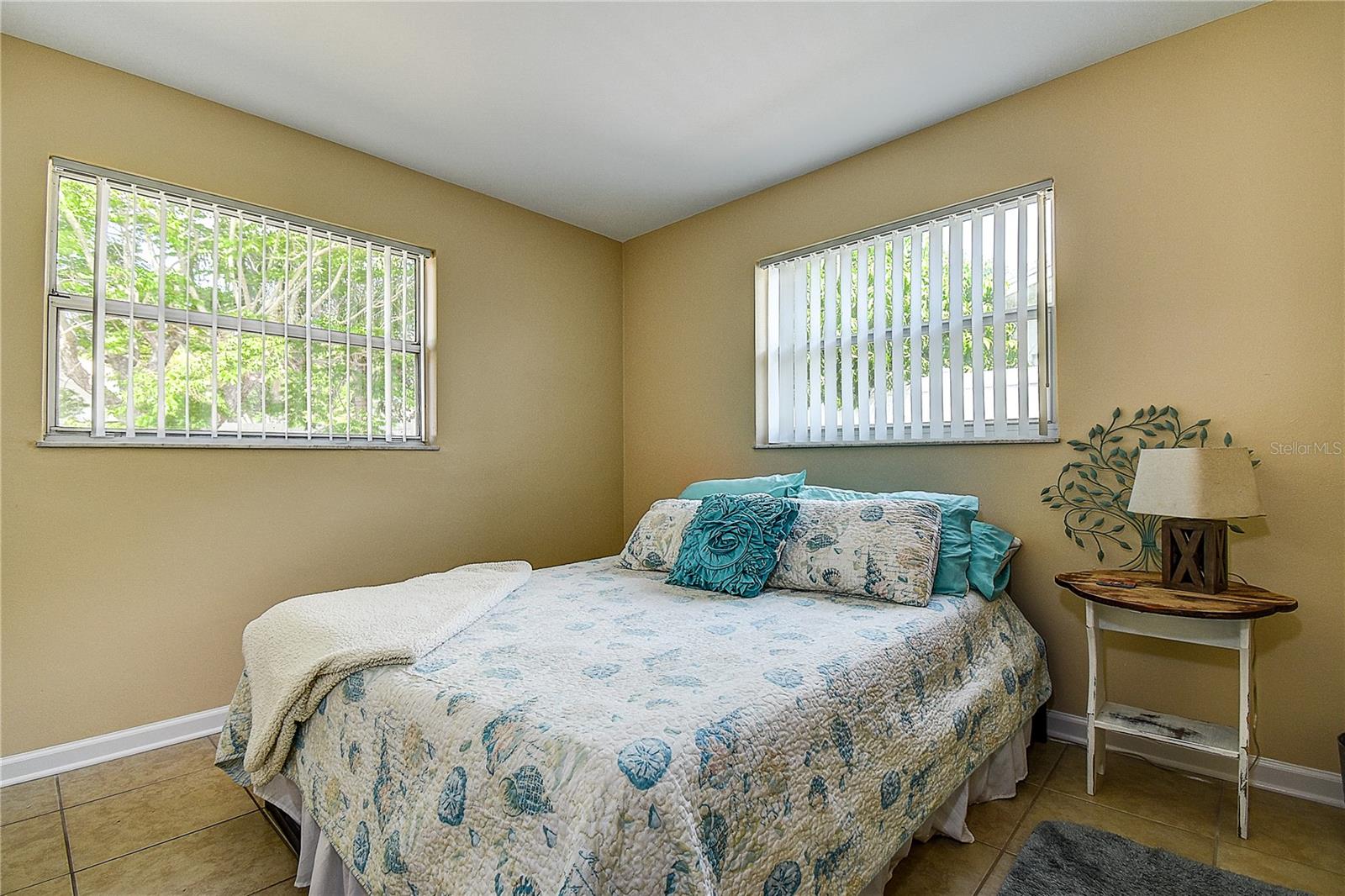 LARGO LAKE VILLAS - Residential