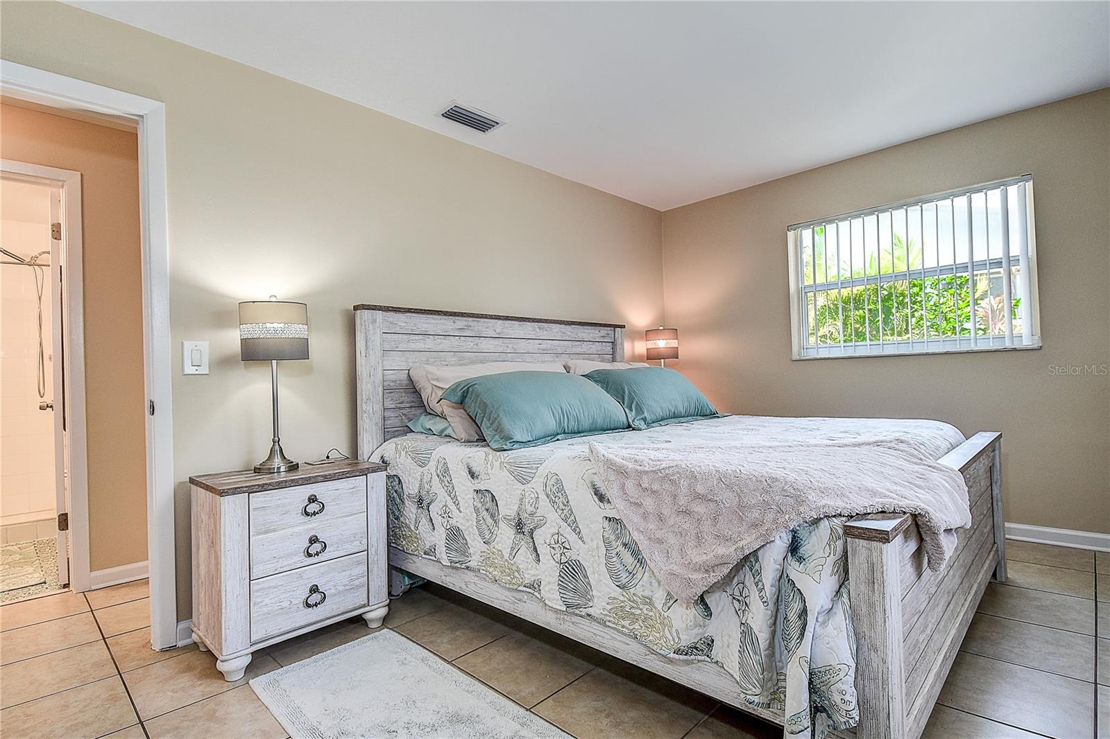 LARGO LAKE VILLAS - Residential