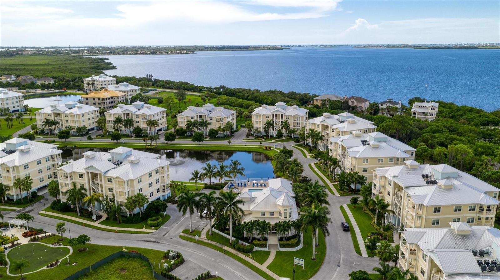 PALMA SOLA BAY CLUB - Residential