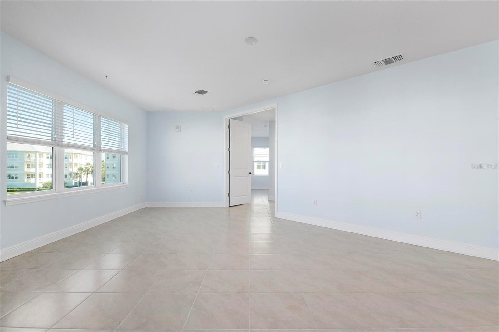 PALMA SOLA BAY CLUB - Residential