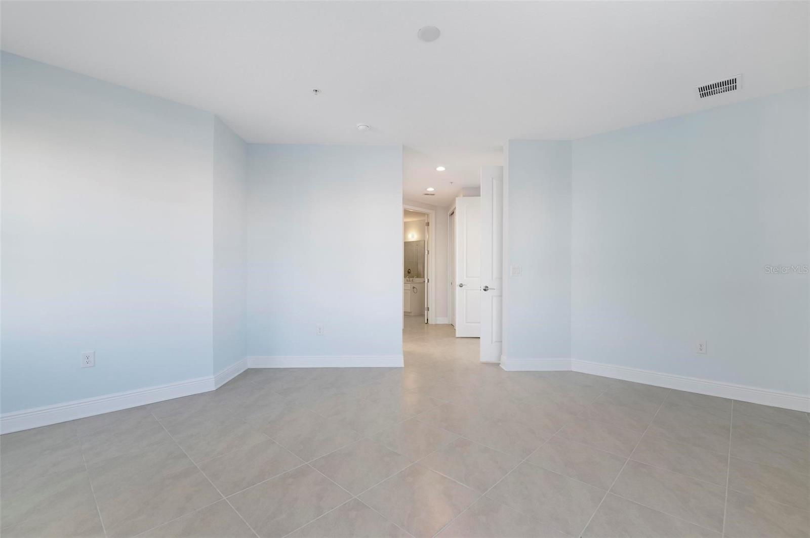 PALMA SOLA BAY CLUB - Residential