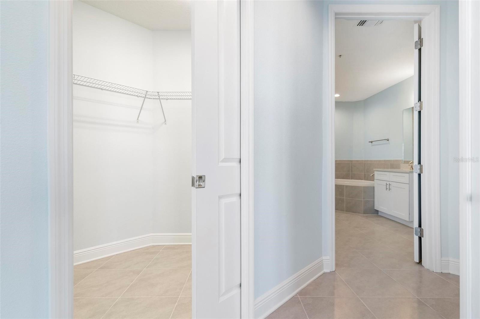 PALMA SOLA BAY CLUB - Residential