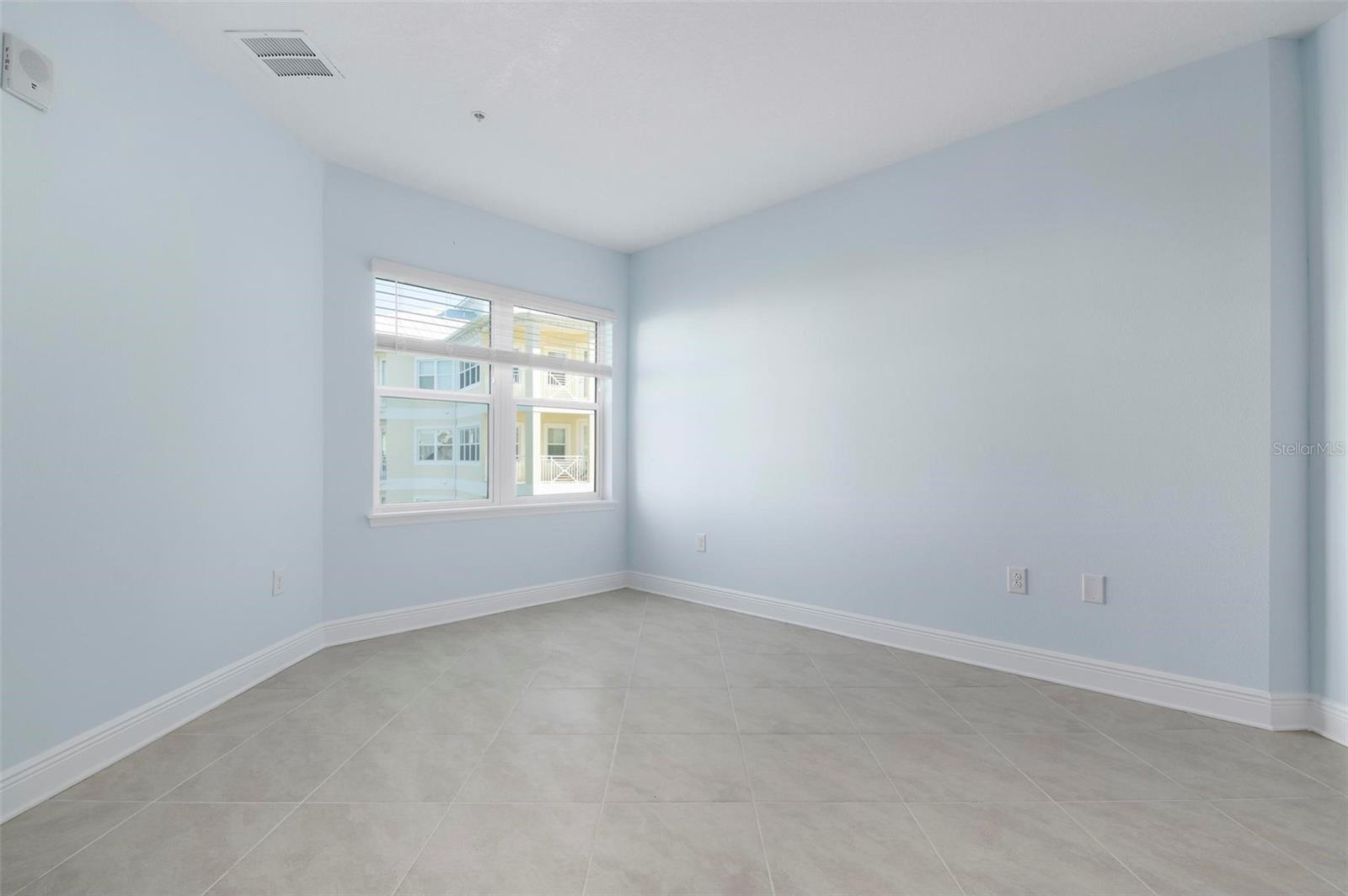 PALMA SOLA BAY CLUB - Residential