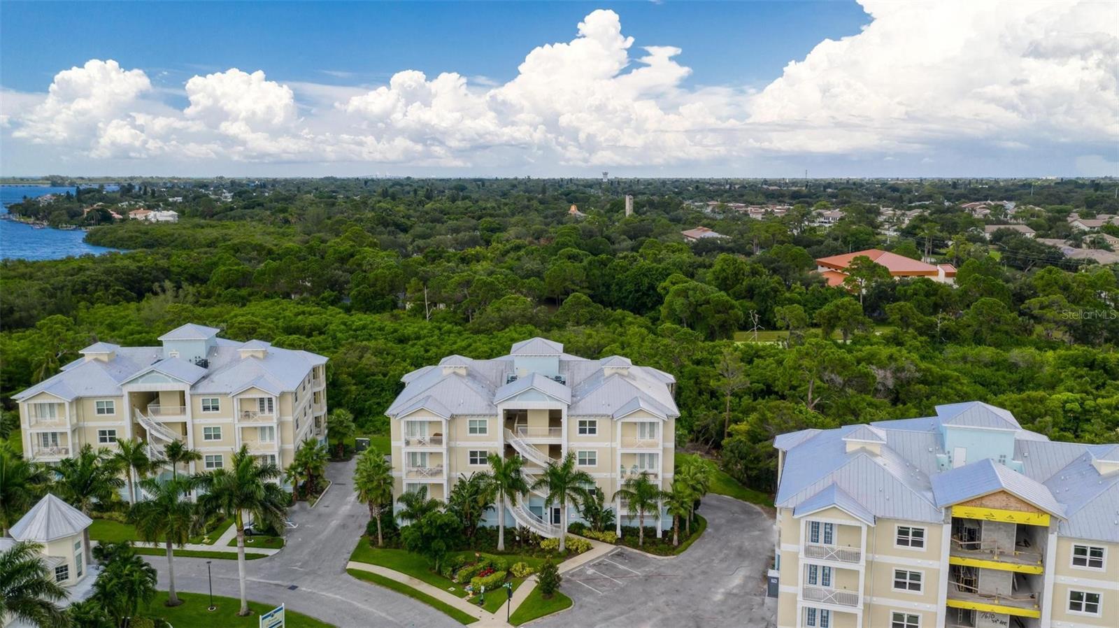 PALMA SOLA BAY CLUB - Residential