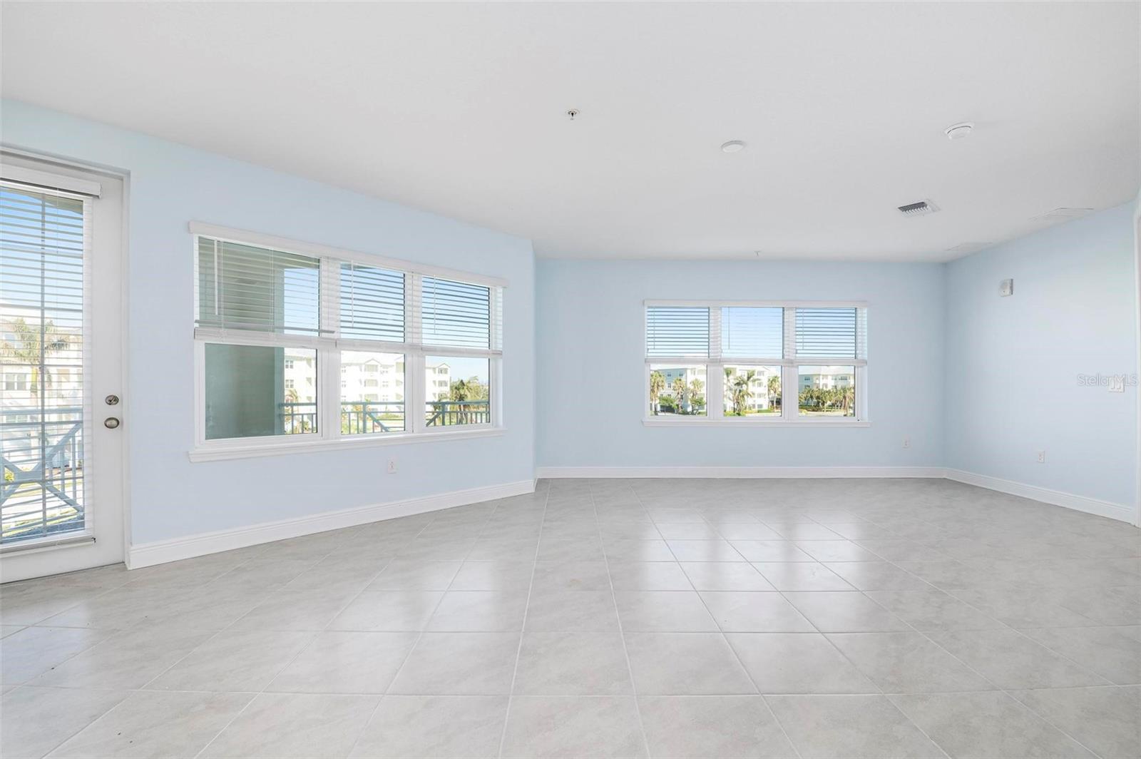 PALMA SOLA BAY CLUB - Residential