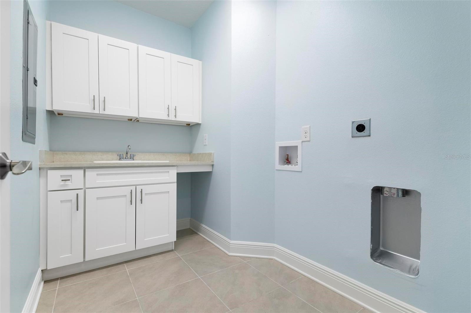 PALMA SOLA BAY CLUB - Residential