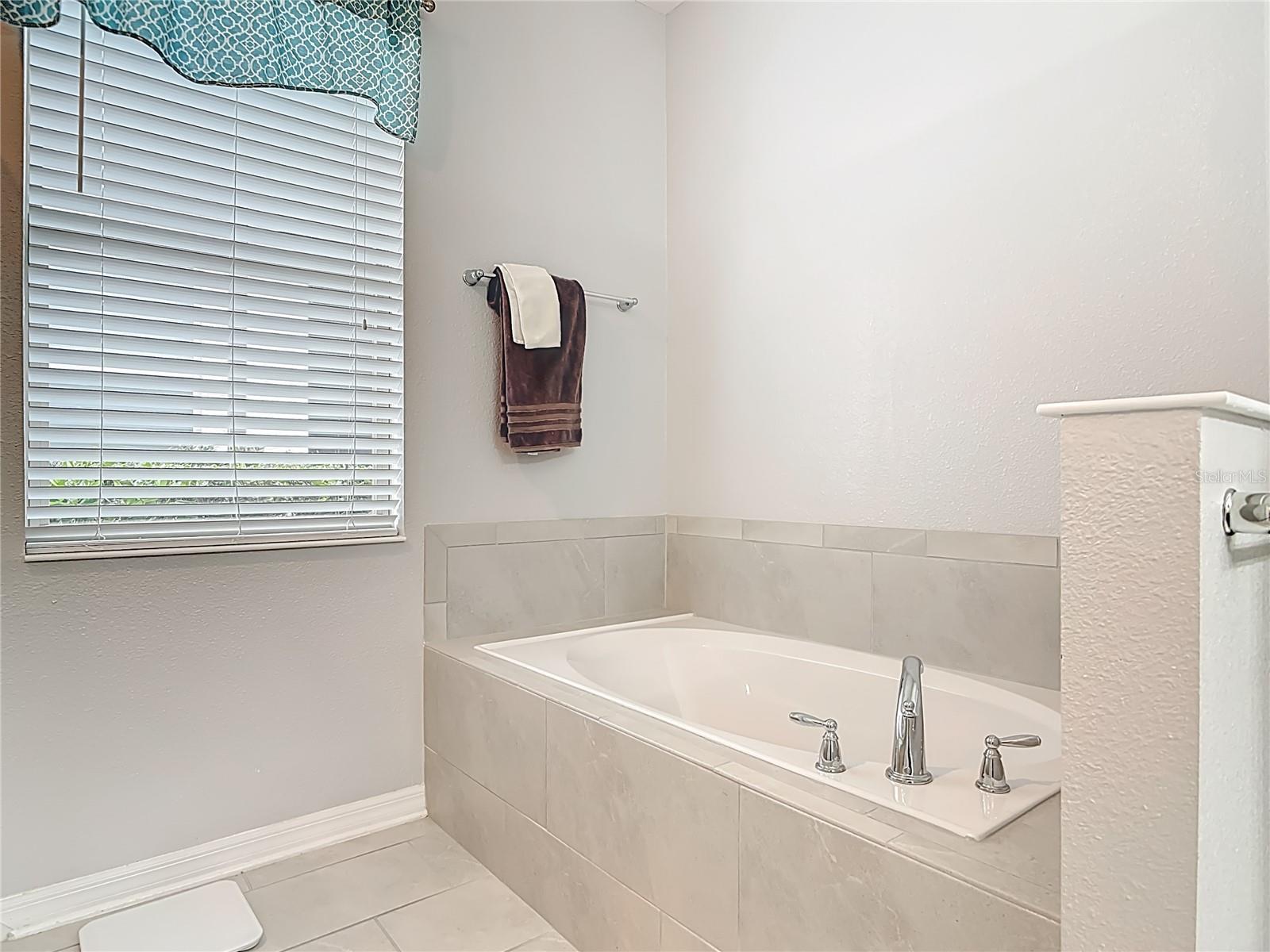 RIVIERA BELLA - Residential