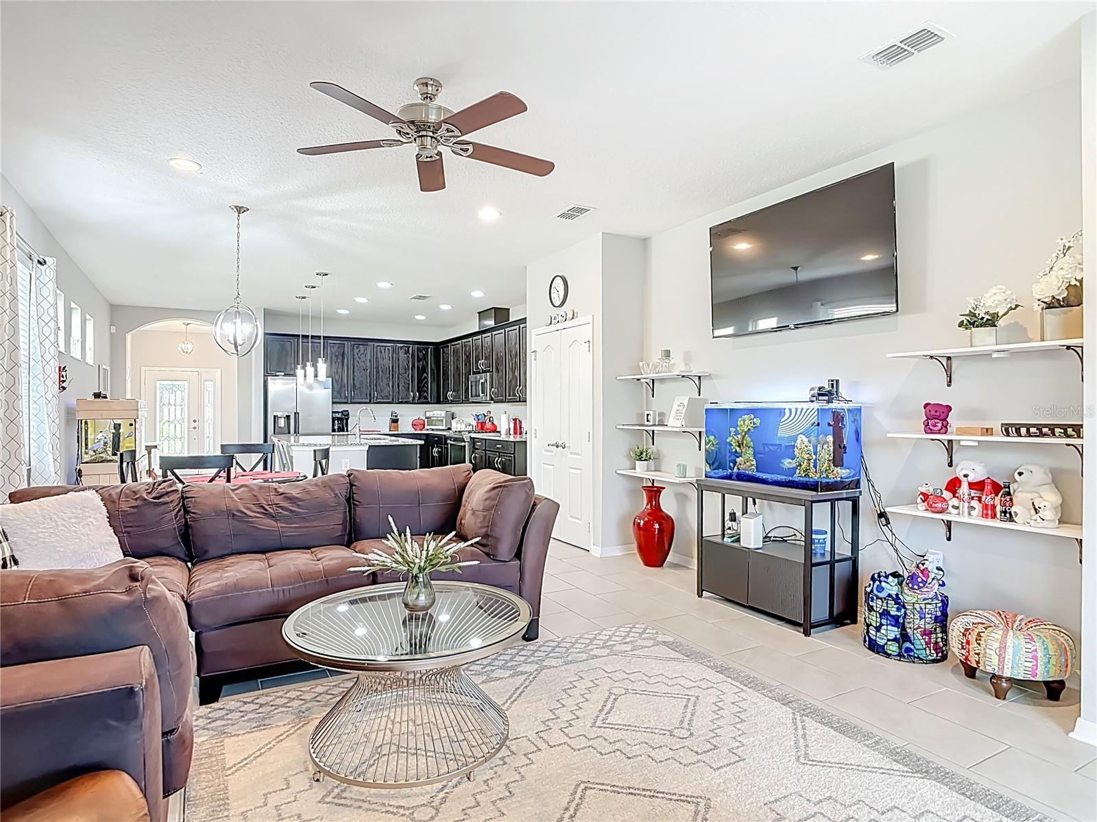 RIVIERA BELLA - Residential