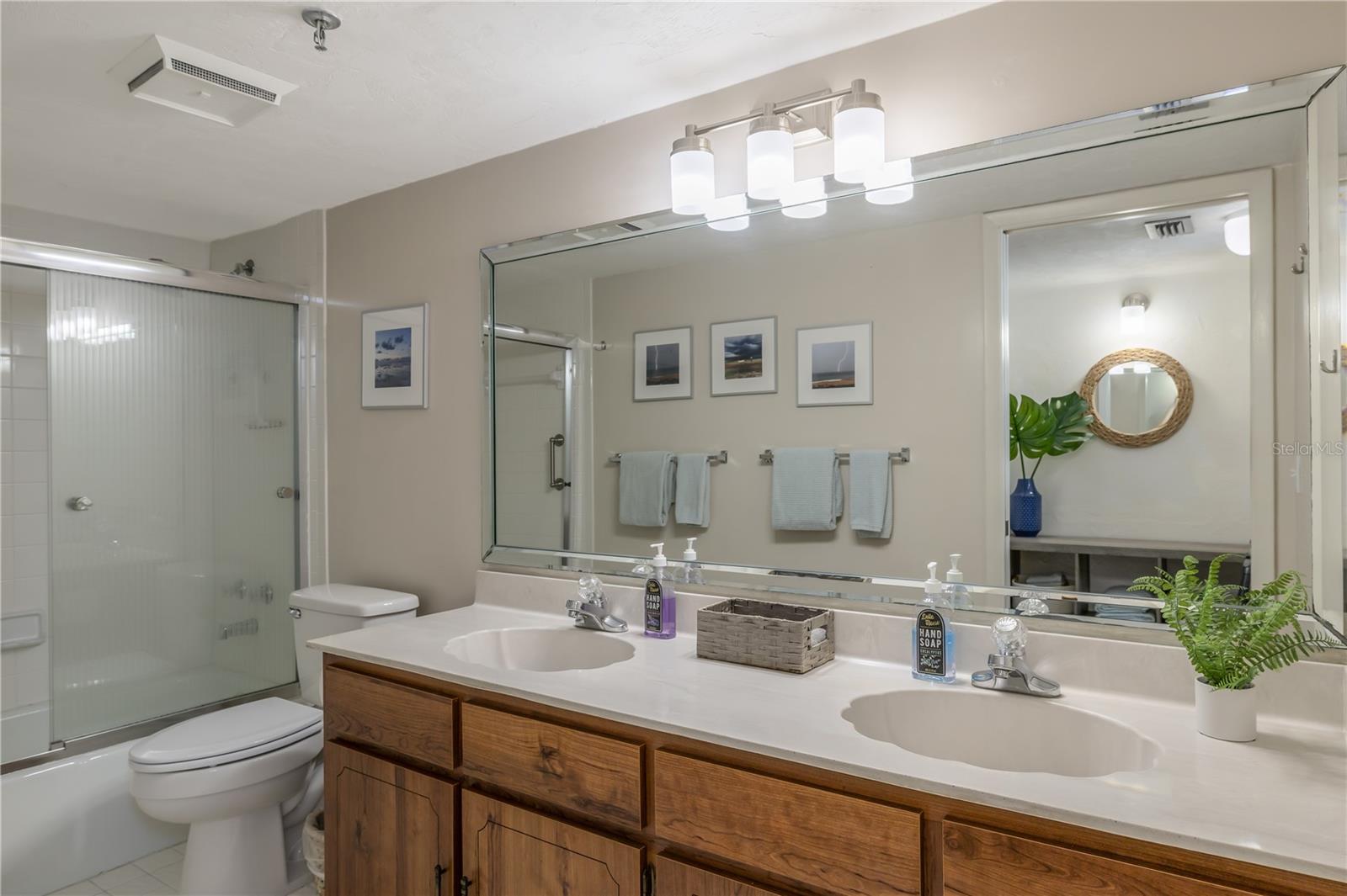 ORMONDY CONDO - Residential