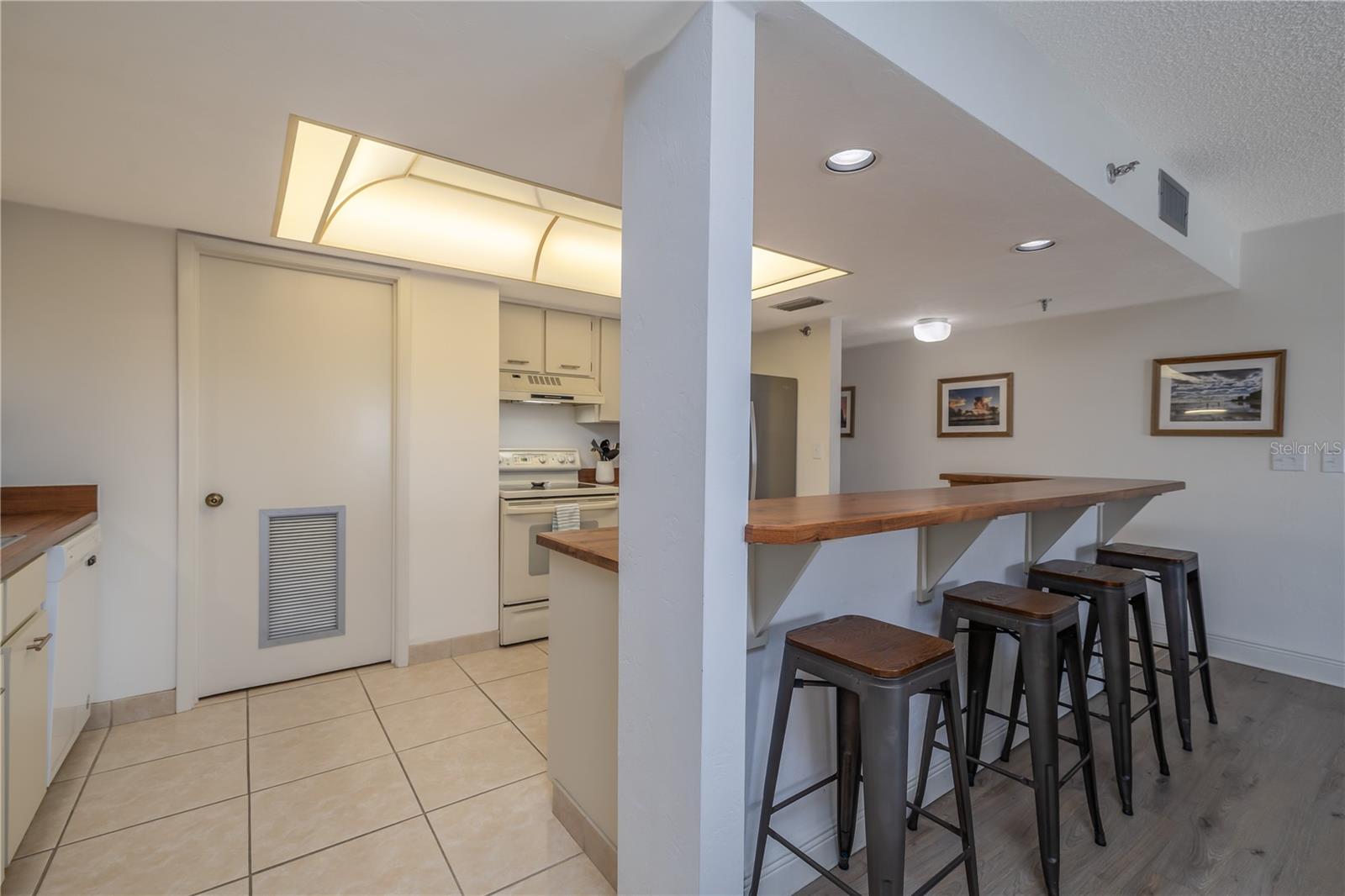 ORMONDY CONDO - Residential