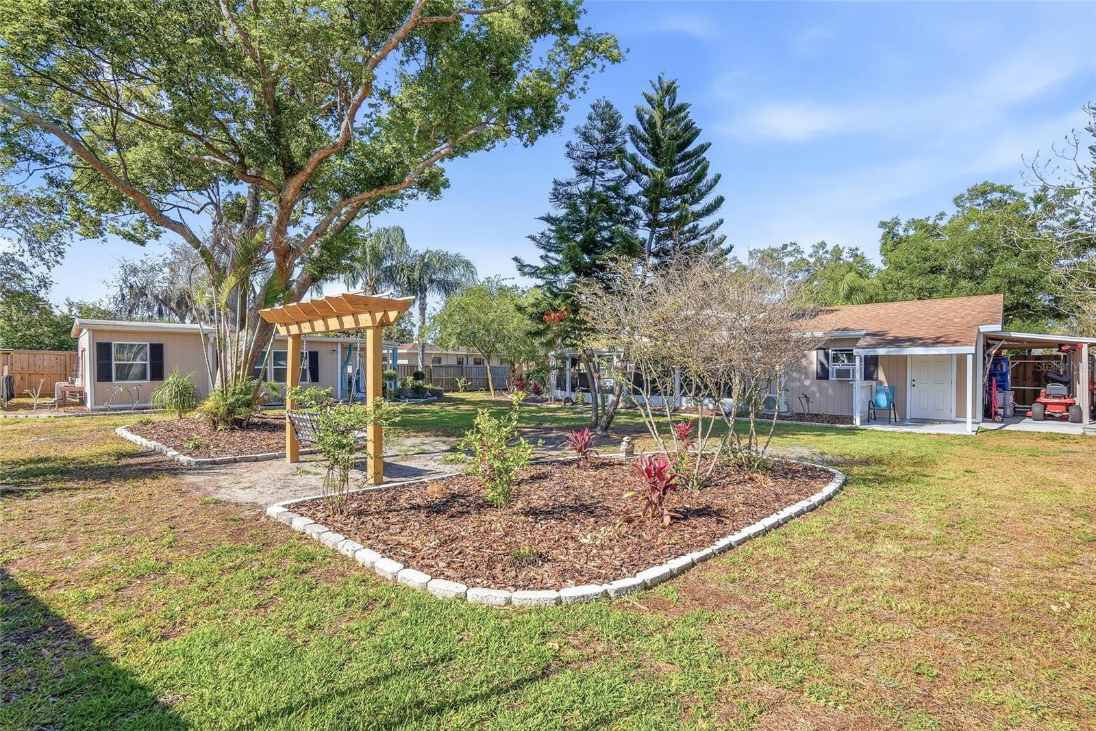 TAMPAS NORTH SIDE CNTRY CL - Residential