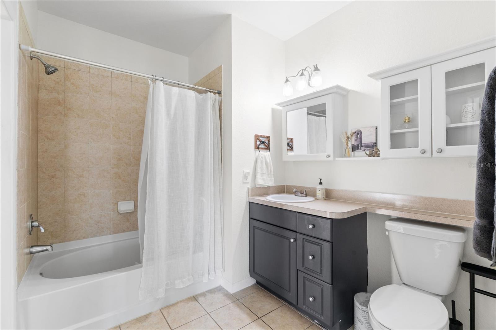 OLD TOWN VLGS - Residential