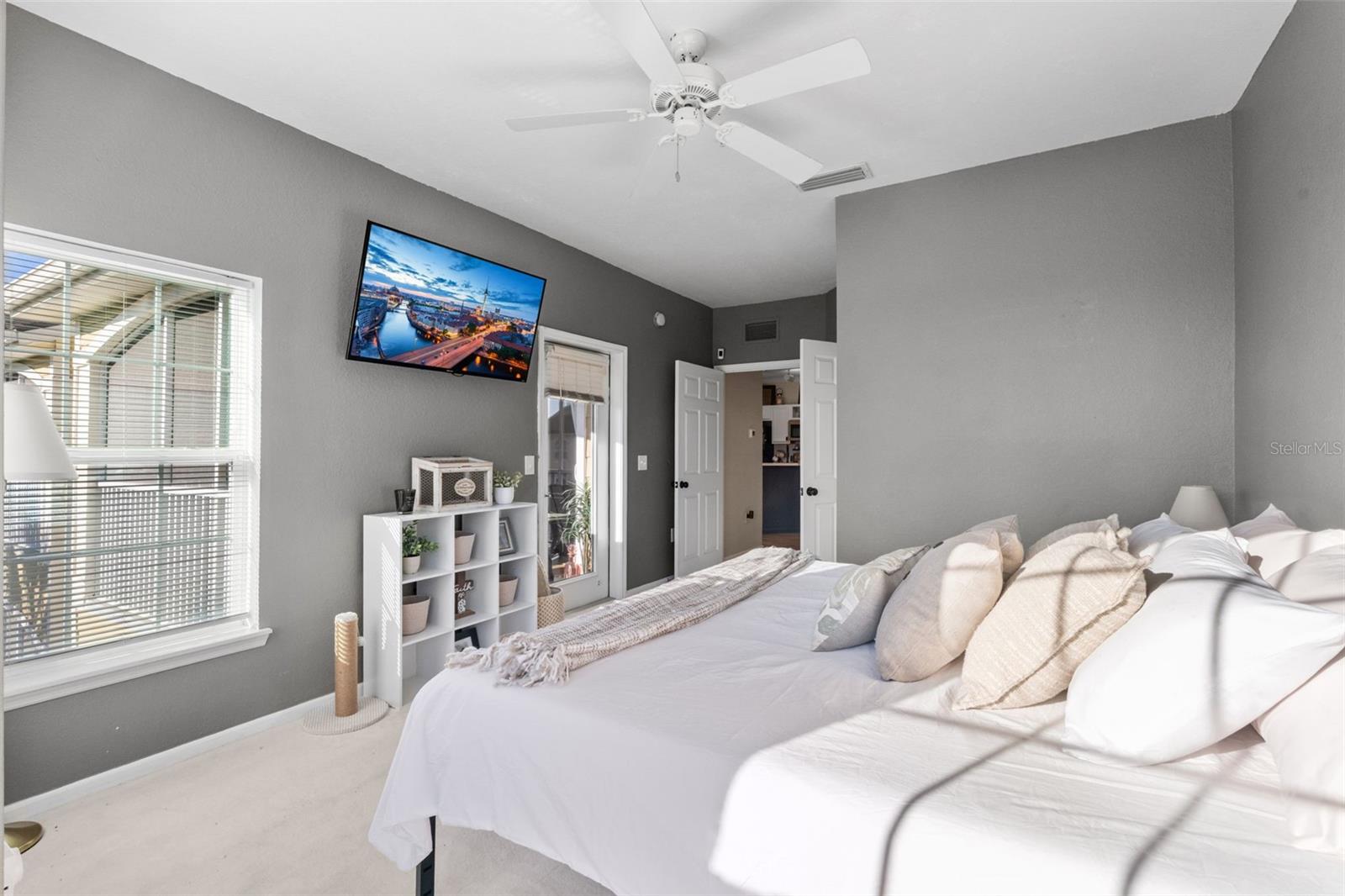 OLD TOWN VLGS - Residential