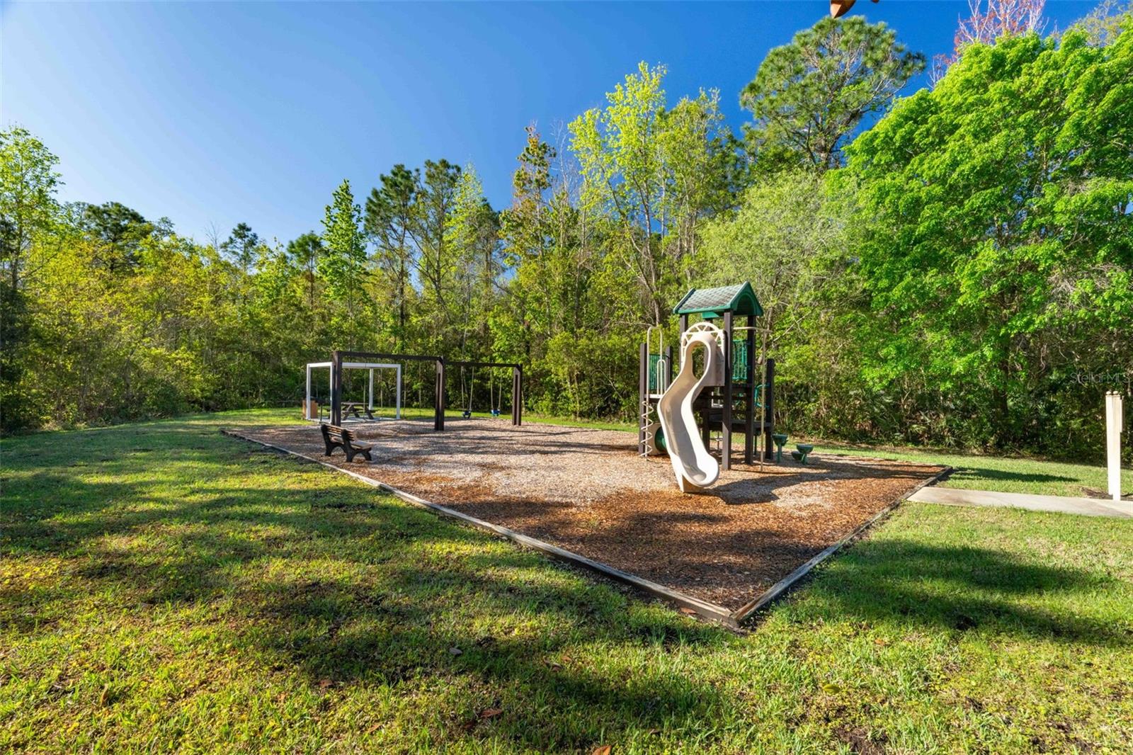 OLD TOWN VLGS - Residential