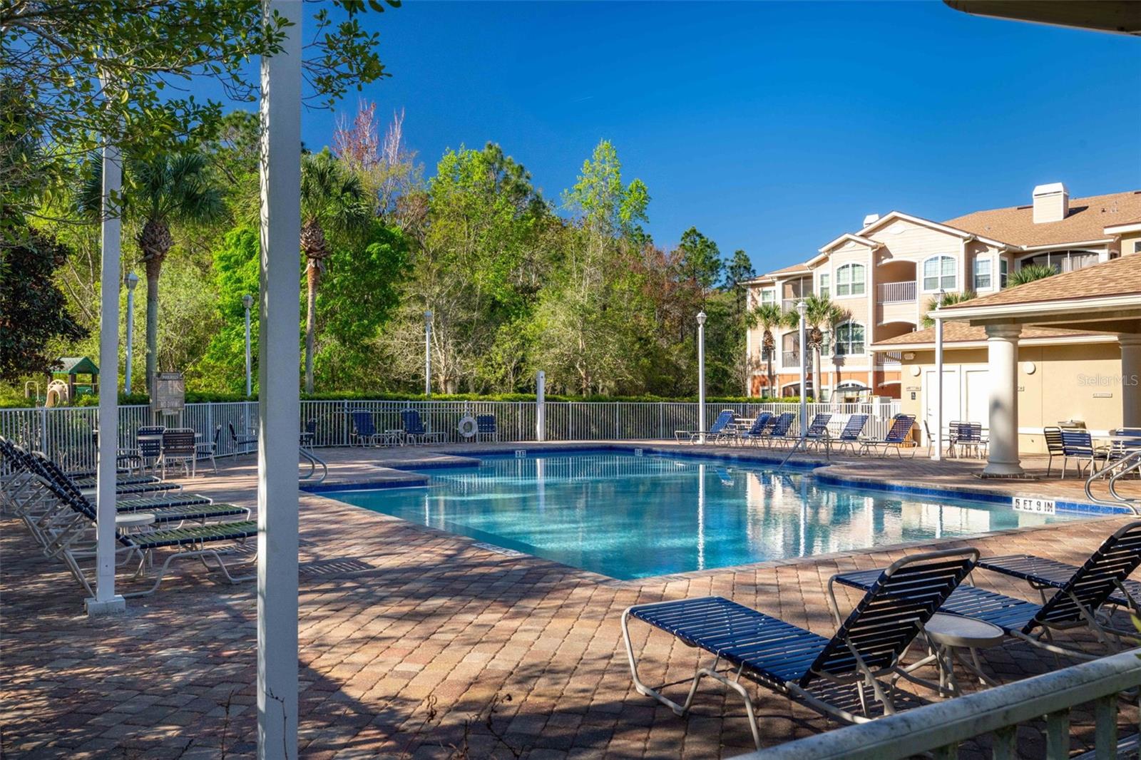 OLD TOWN VLGS - Residential