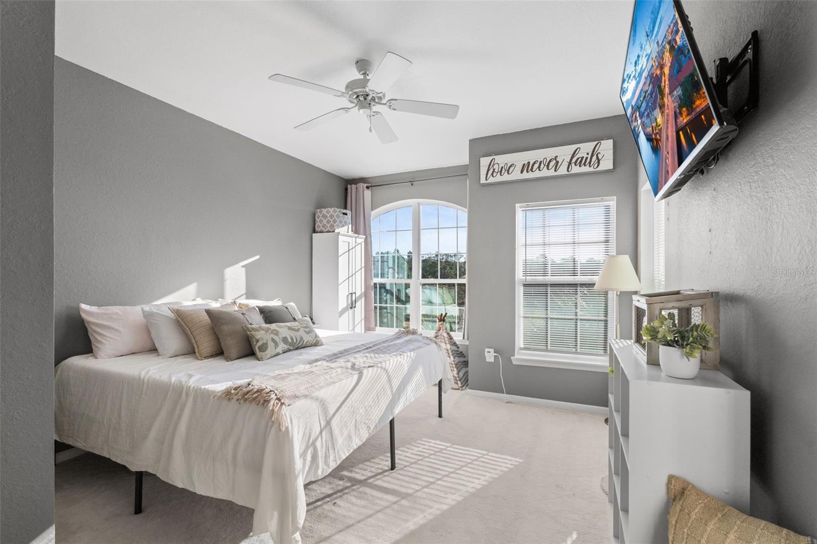 OLD TOWN VLGS - Residential