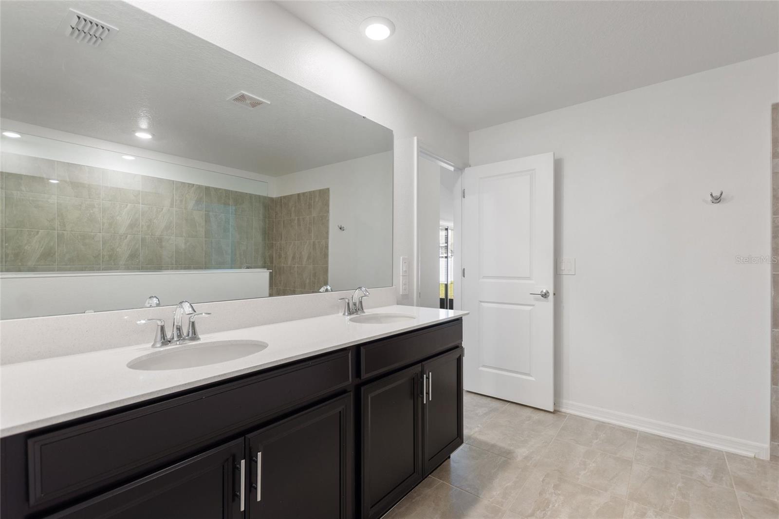 STONEYBROOK HILLSB - Residential Lease