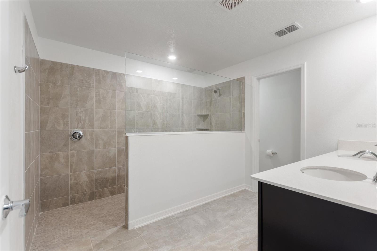 STONEYBROOK HILLSB - Residential Lease