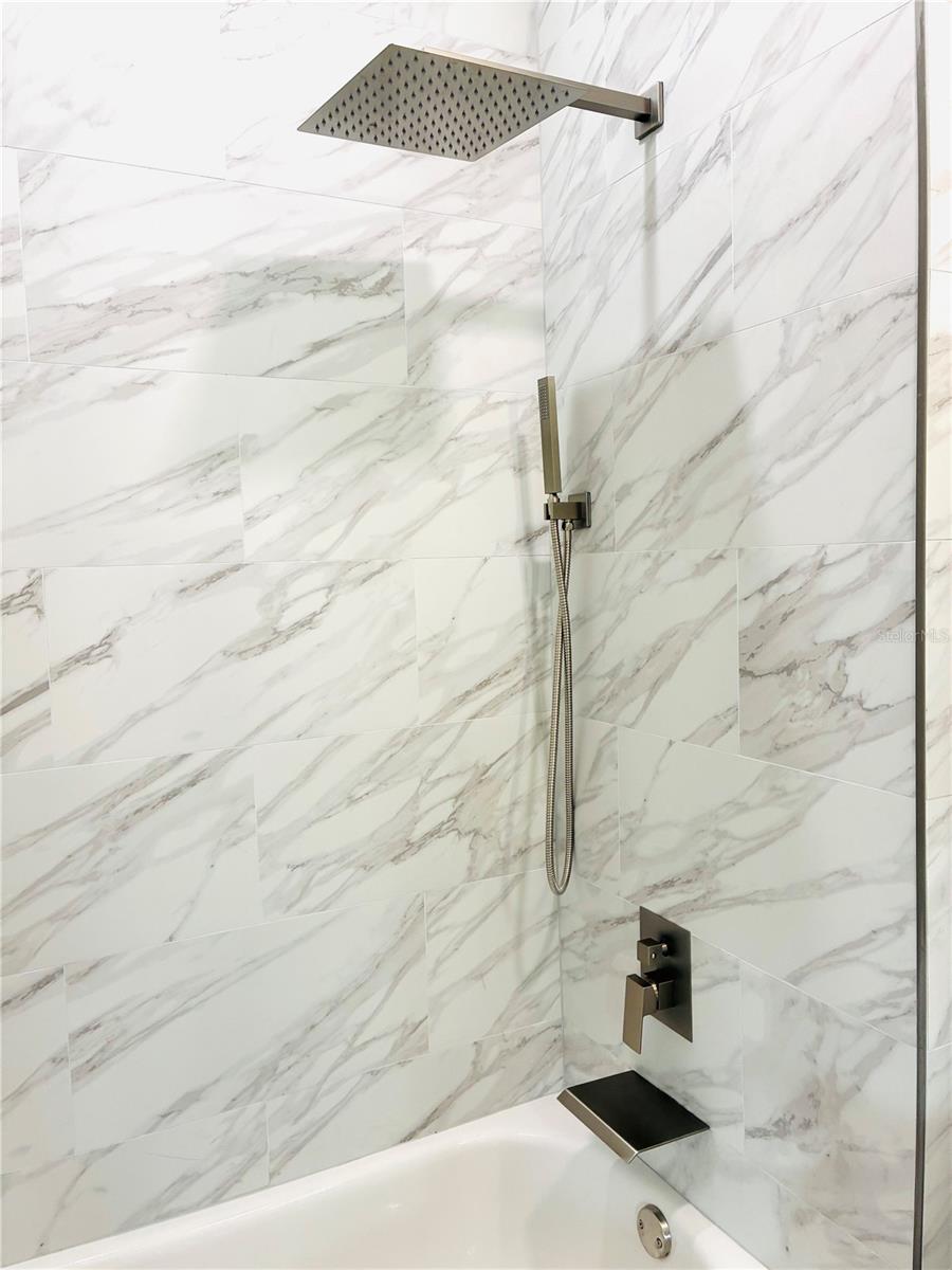 PINE LAKES - Residential Lease