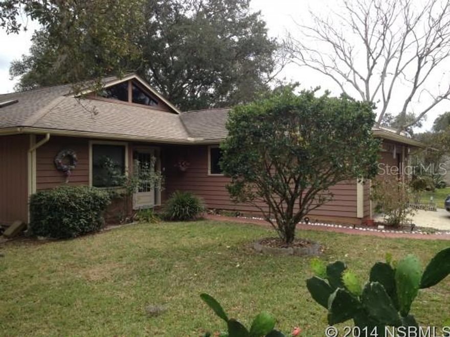 BEAUTIFUL HOME WITH GREAT CURB APPEAL AND MATURE LANDSCAPING. OPEN FLOOR PLAN AND VAULTED CEILINGS W/ SKYLIGHTS... YOU WILL LOVE ENTERTAINING FRIENDS HERE. SECURITY SYSTEM, LARGE LIVING ROOM. BRIGHT OPEN KITCHEN WITH LOTS OF CABINET SPACE AND A BREAKFAST BAR FOR THAT MORNING CUP OF COFFEE OR TEA. SPACIOUS MASTER BEDROOM WITH SITTING AREA AND WALK IN CLOSET. GUEST BEDROOM WITH WALKIN CLOSET..THIRD BEDROOM WAS USED AS A DEN. SCREENED FLORIDA ROOM. NEW AC AND ROOF REPLACED. FENCED REAR YARD WITH A SHED AND CONCRETE PAD ON SIDE OF HOME FOR A BOAT/JET SKI ETC. IT COULD BE YOURS!!! ;Water: City