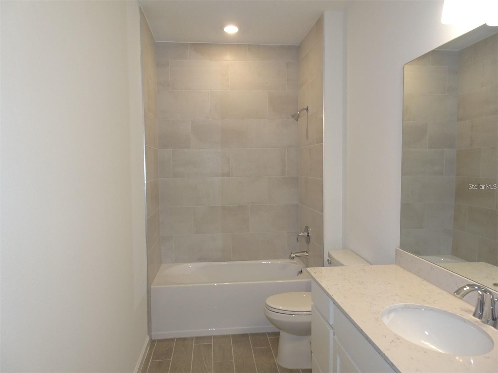 HEATH PRESERVE - Residential Lease