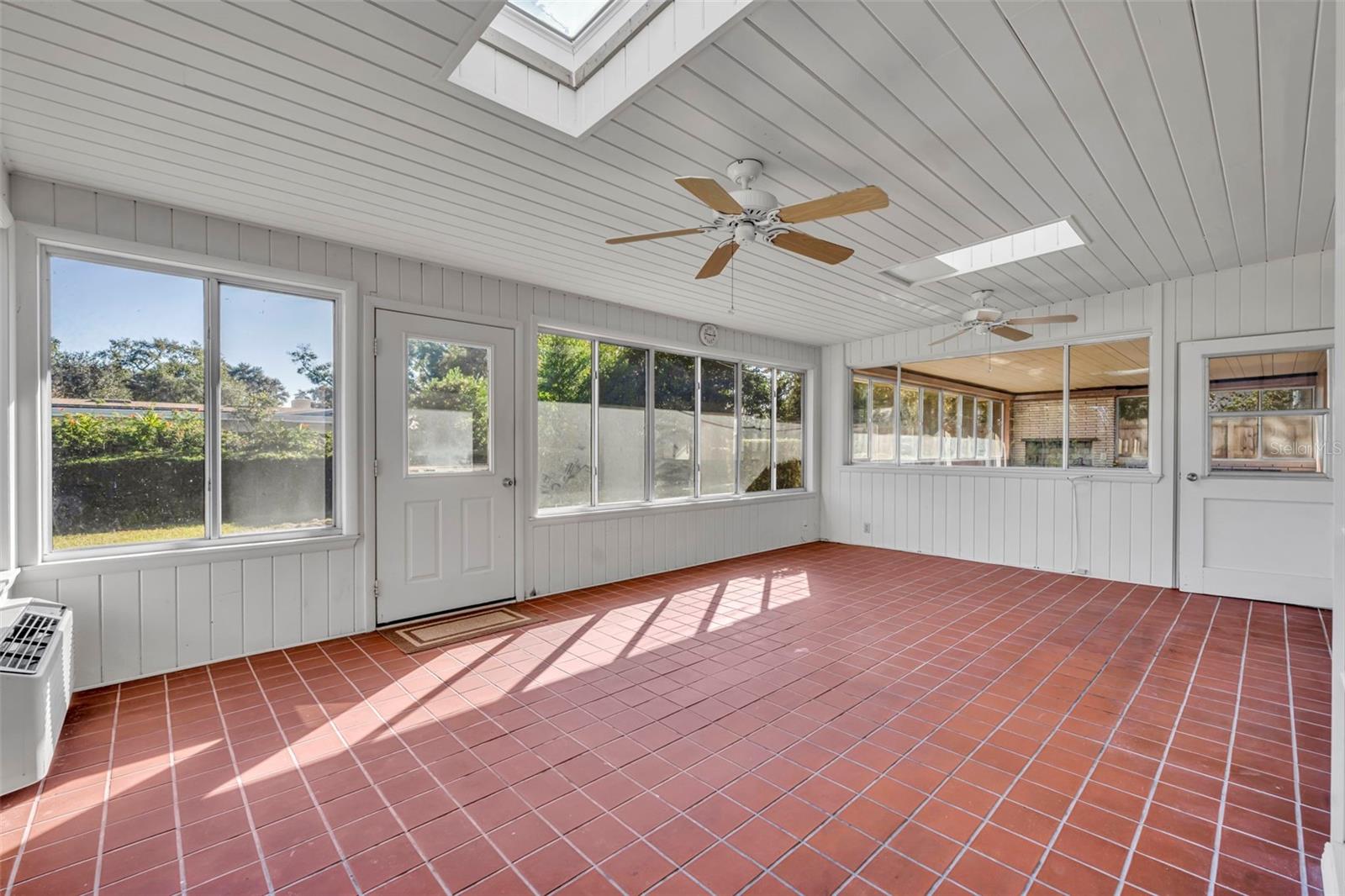 TIMBERLANE SHORES - Residential