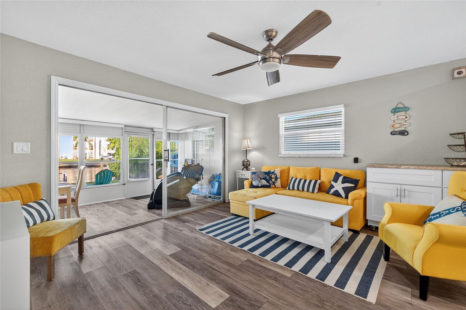 FLOR A MAR - Residential