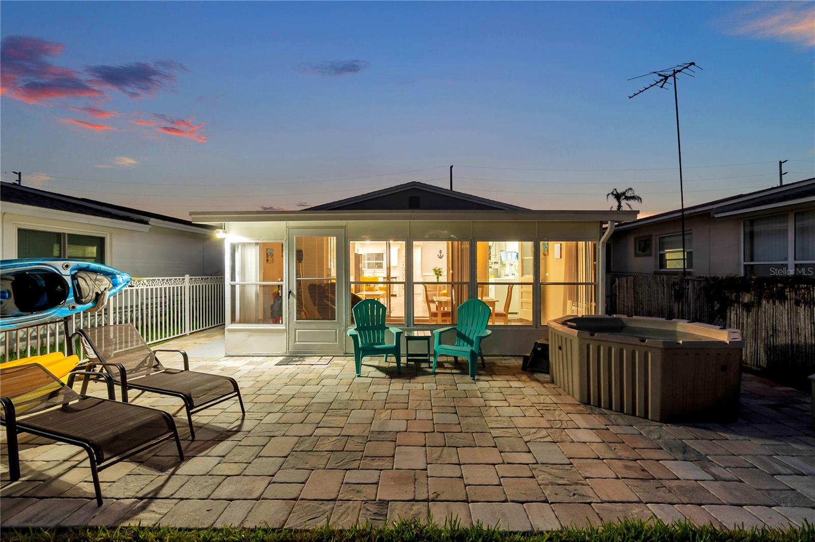 FLOR A MAR - Residential