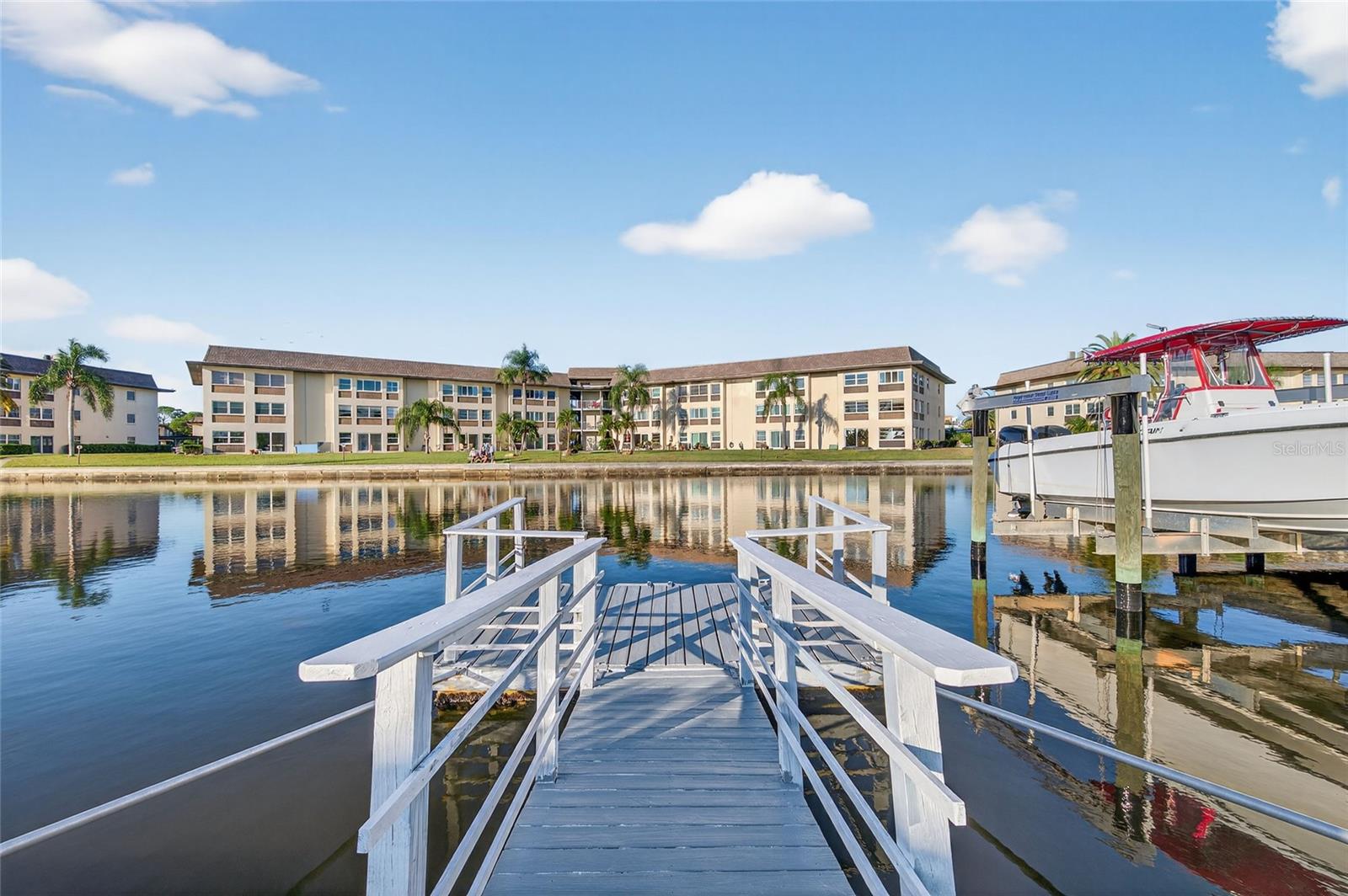 FLOR A MAR - Residential